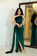 فستان سهرة مخملي