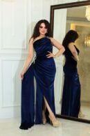 فستان سهرة مخملي