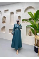 فستان سهرة من قماش الساتان بأكمام منفوخة